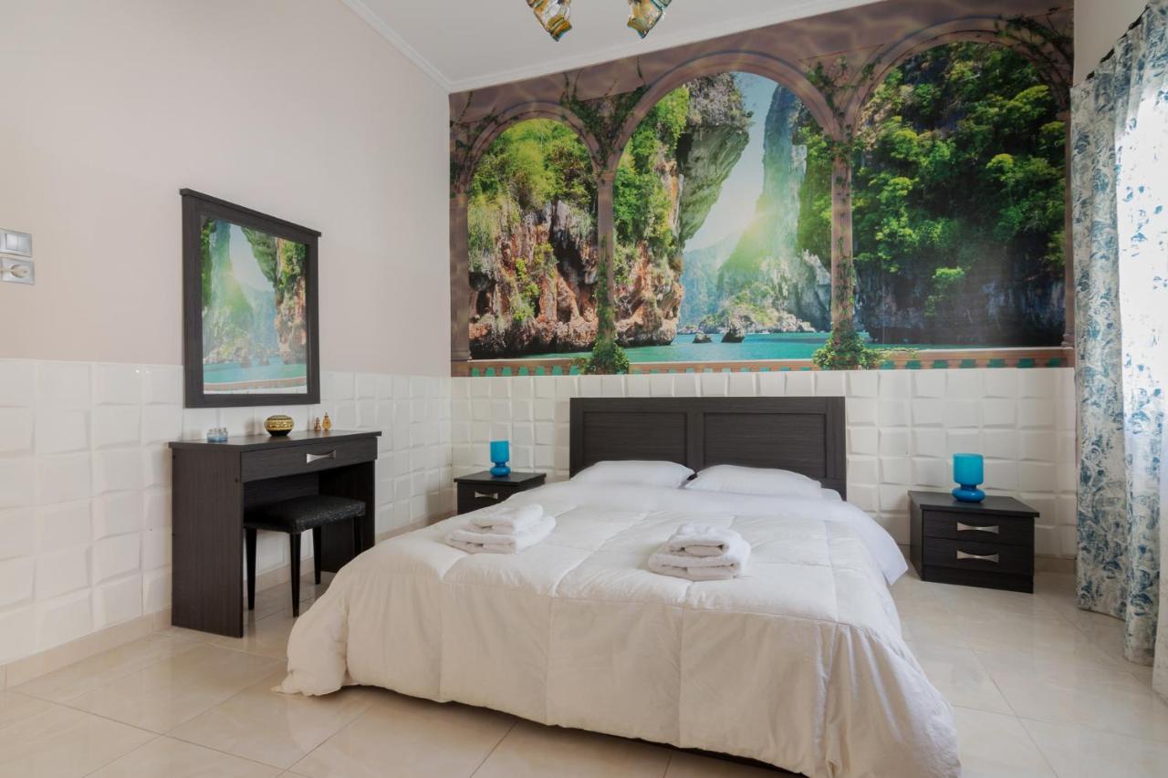 Delightful 2 Bedroom Flat Next To Mikrolimano Piraeus Bagian luar foto